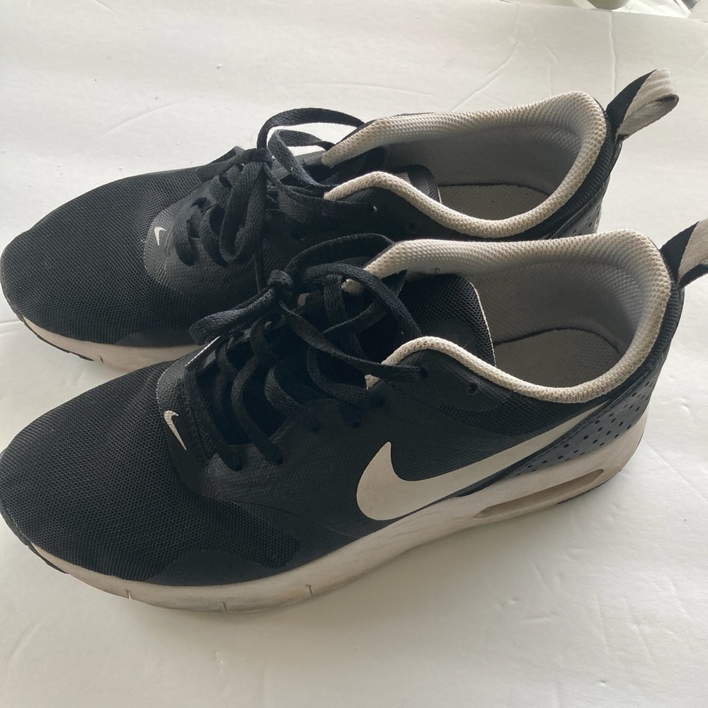 Nike Air Max Tavas Black Sneakers